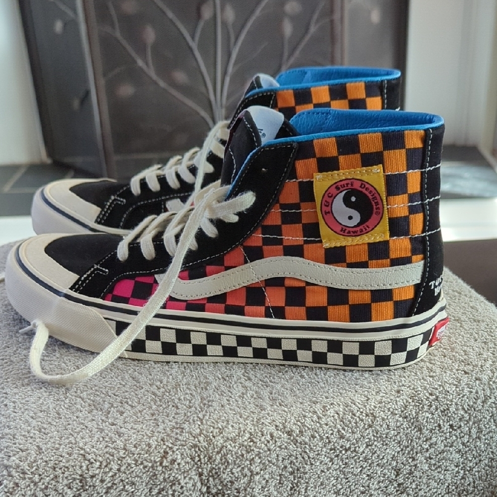 Vans Black,Pink, Orange Checkered High-Top Sneakers T&C Surf Design Hawaii !!!